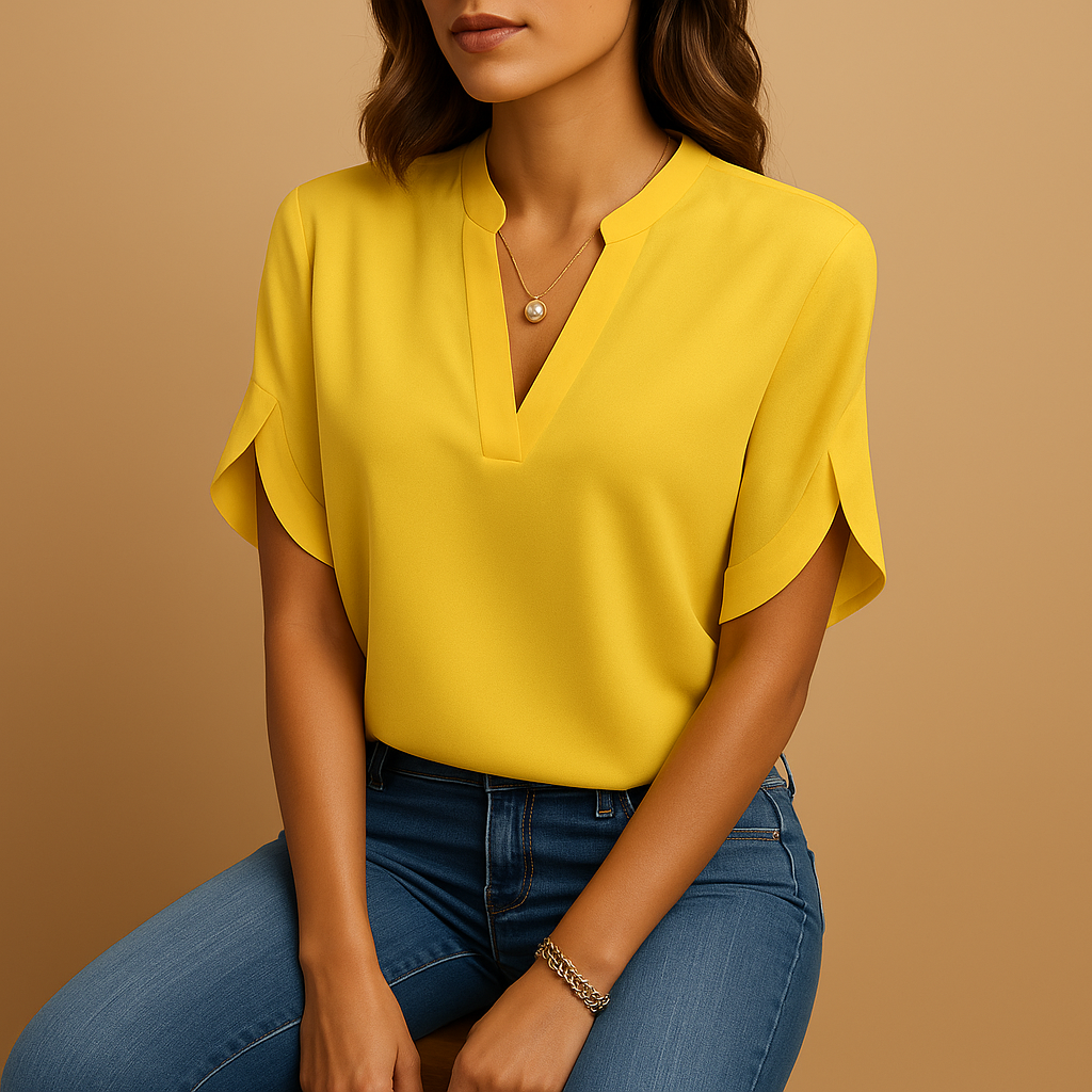 Lightweight blouse with an elegant fit for women