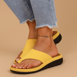 Corrective sandals for women with comfortable support.