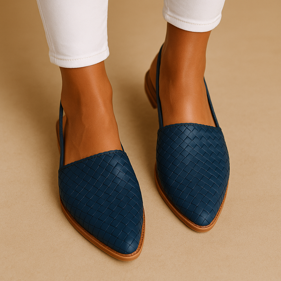 Elegant flats with woven closed toe for women.