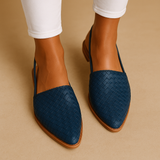 Elegant flats with woven closed toe for women.