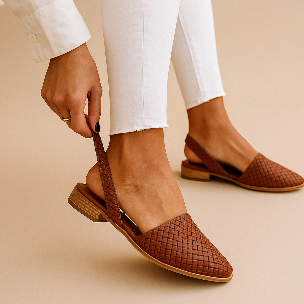 Elegant flats with woven closed toe for women.