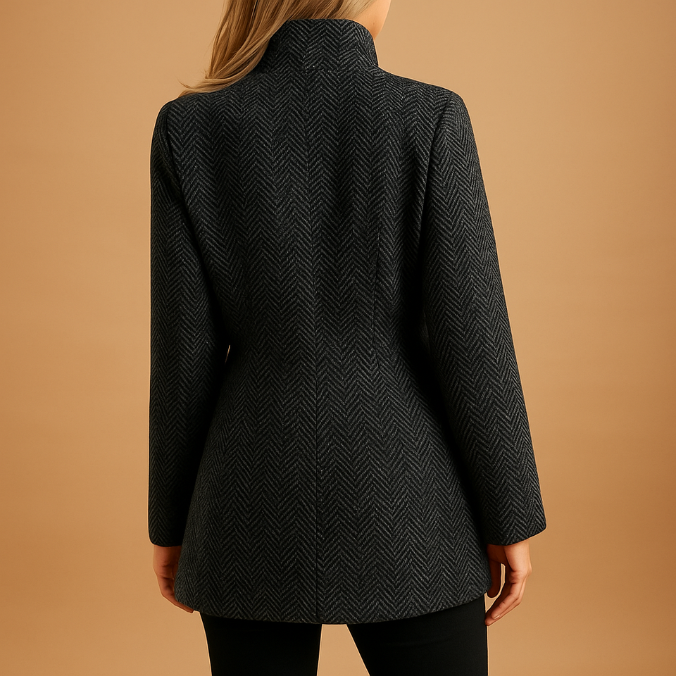 Tailored blazer with an elegant fit for women.