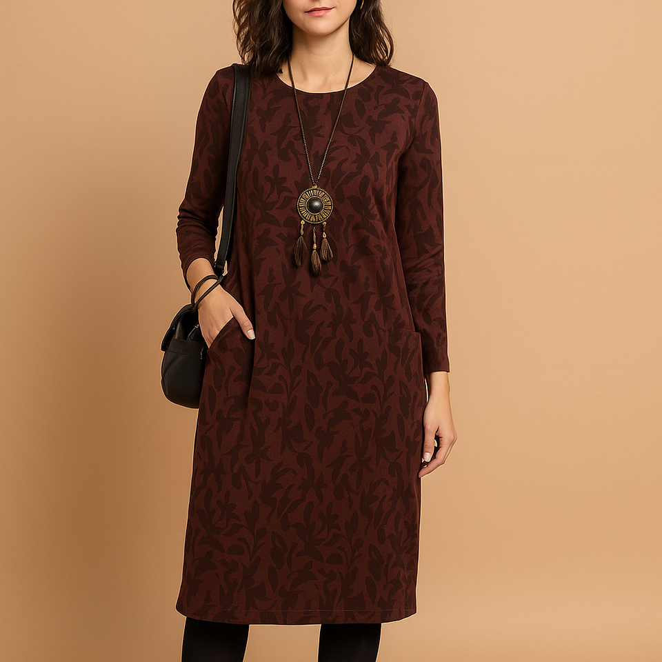 Long dress with a comfortable fit and timeless style for women.