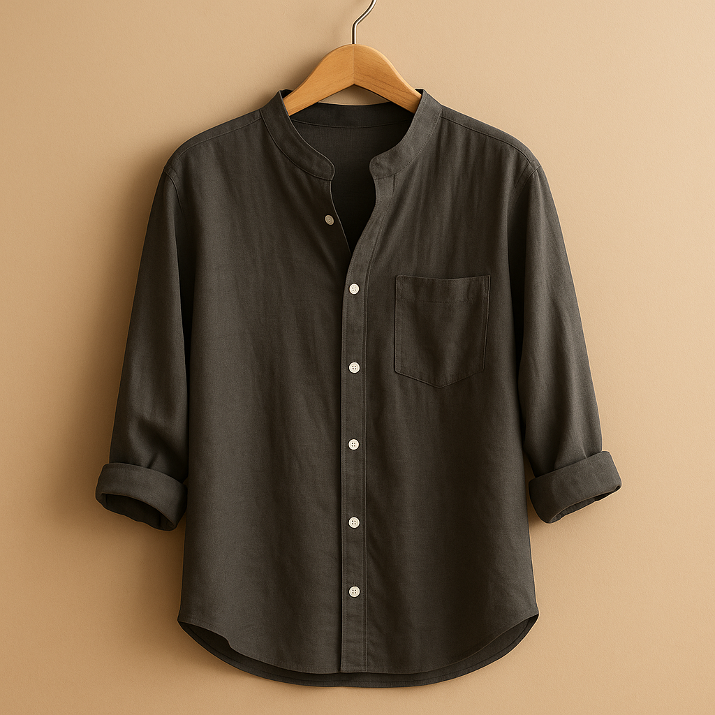 Lightweight shirt with classic collar for women