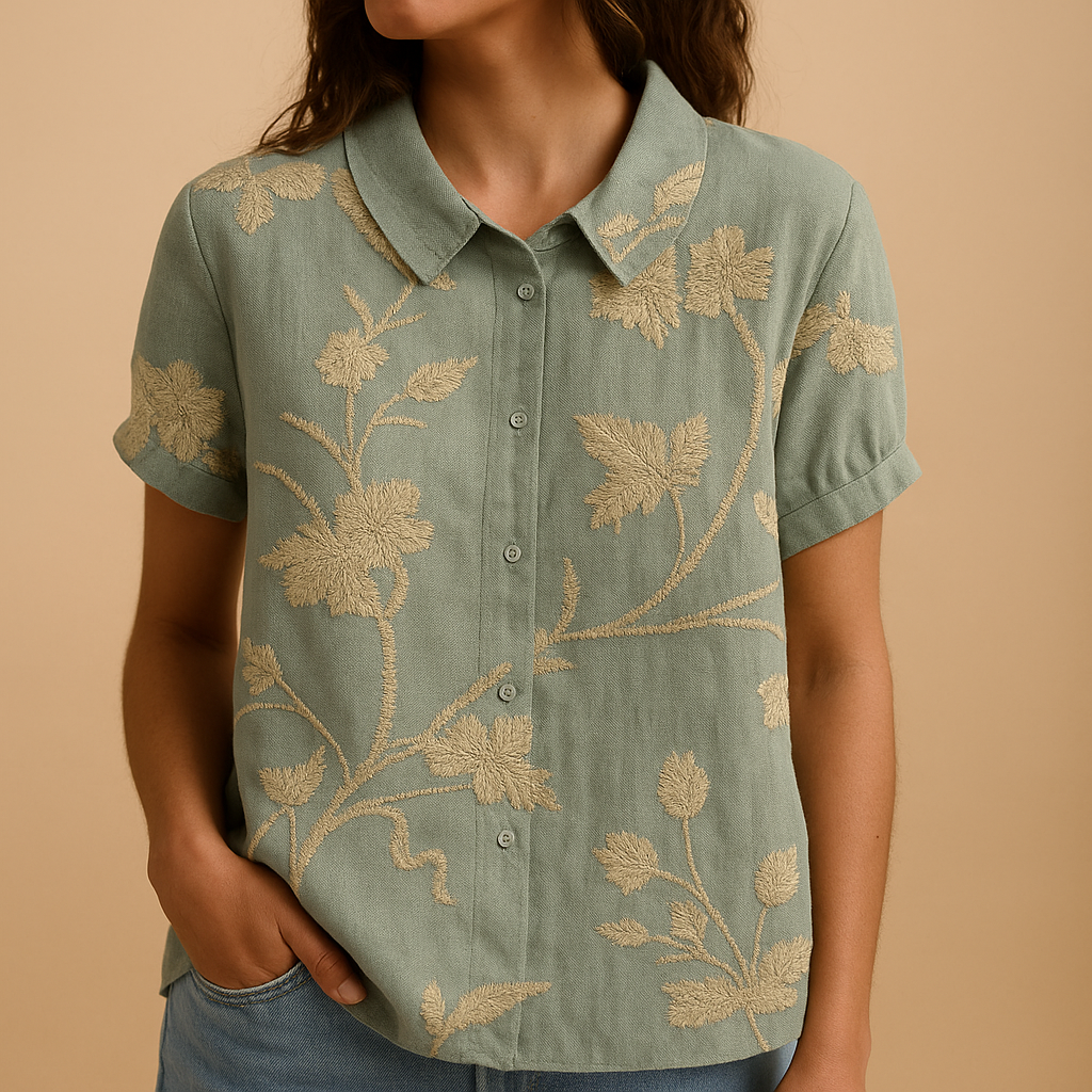 Lightweight blouse with floral print and loose fit for women