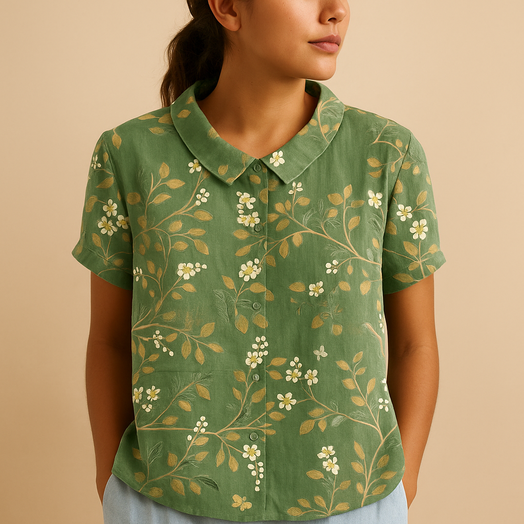 Lightweight blouse with floral print and loose fit for women