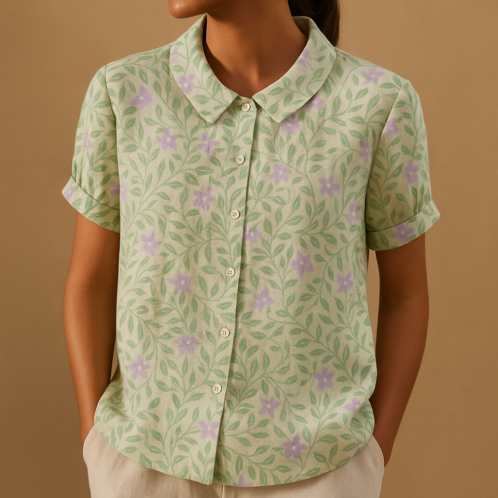 Lightweight blouse with floral print and loose fit for women