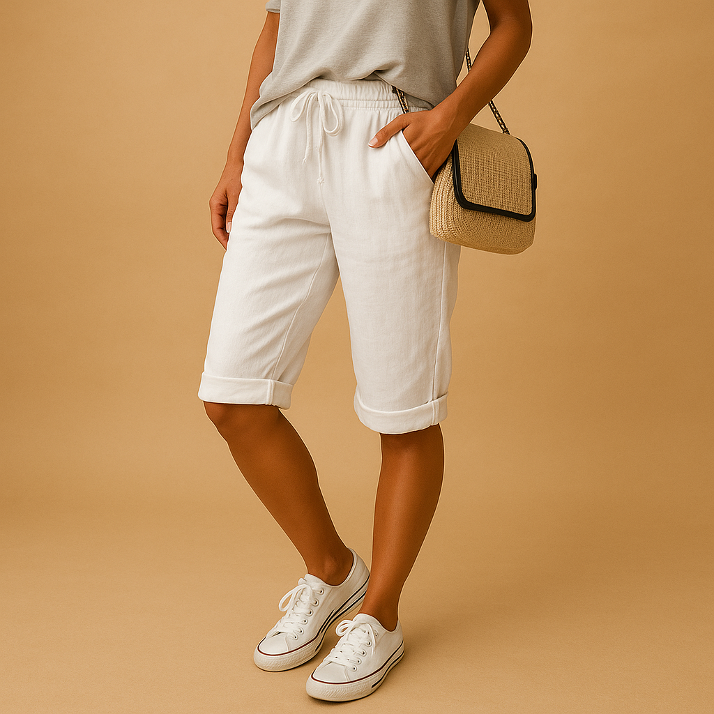 Lightweight capri pants with elastic waistband for women