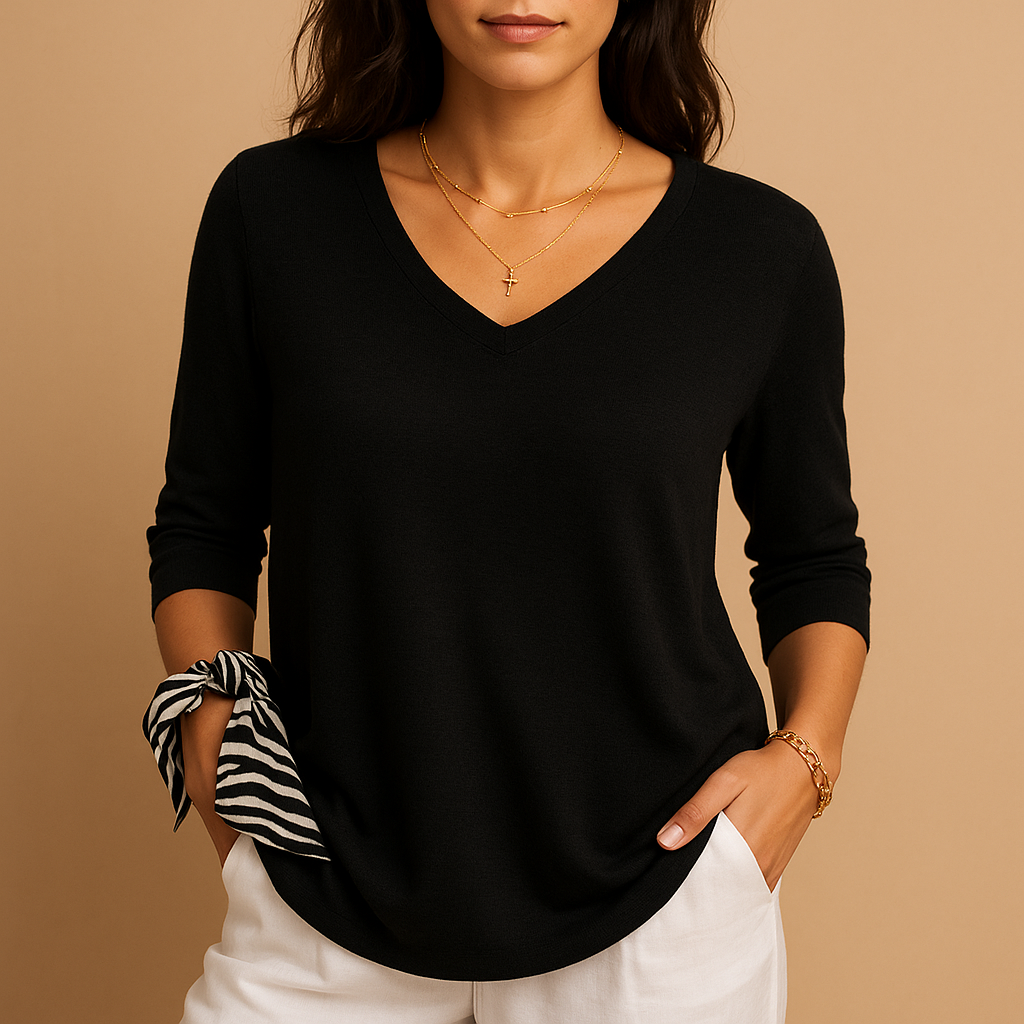 Luxurious loose-fitting top with a modern fit for women