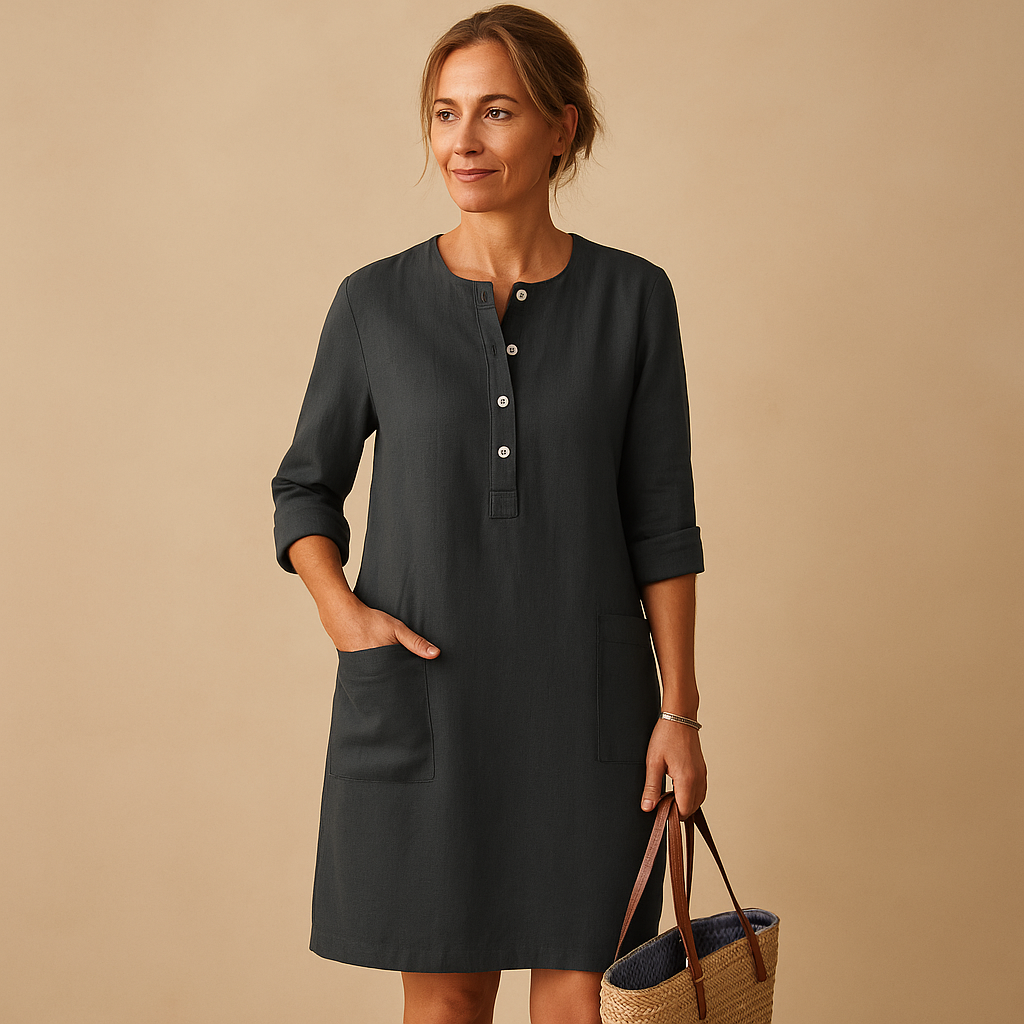 Long dress with buttons and pockets for women.
